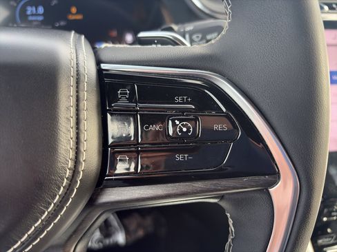 Used 2023 Jeep Grand Cherokee Overland image 22