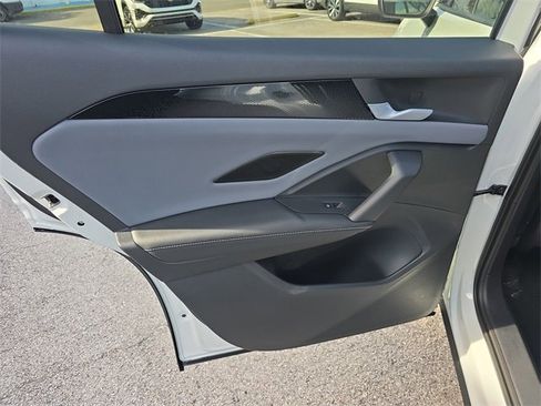 New 2026 Volkswagen Tiguan SE R-Line image 8