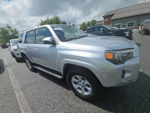 Used 2016 Toyota 4Runner SR5 Premium AWD/4WD image 3