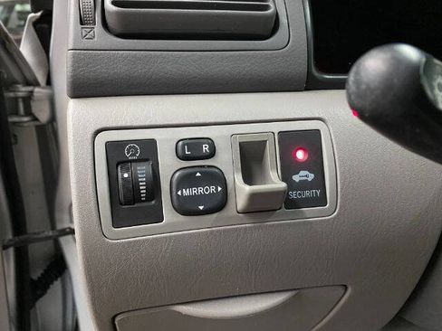 Used 2007 Toyota Corolla LE FWD image 12