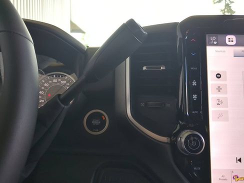 New 2026 RAM 2500 Big Horn AWD/4WD image 9
