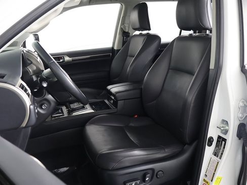 Used 2018 Lexus GX 460 image 29