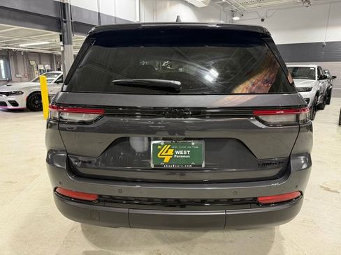 New 2025 Jeep Grand Cherokee Limited image 10