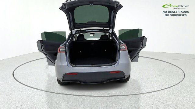 Used 2025 Tesla Model Y Long Range RWD image 18