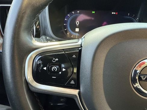 Used 2024 Volvo XC60 B5 Plus image 34