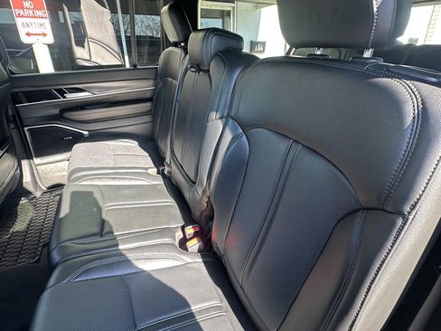 Used 2024 Jeep Wagoneer L Series III w/ Flexible Seating Group image 9