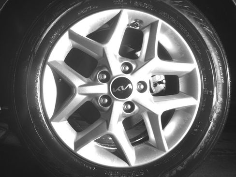 Used 2025 Kia Soul LX w/ LX Technology Package FWD image 14