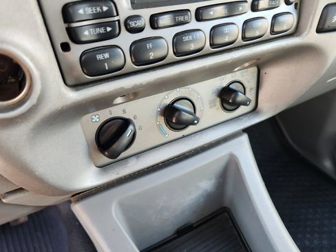 Used 2003 Ford Explorer Sport Trac XLS image 26