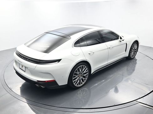 Certified 2025 Porsche Panamera image 38