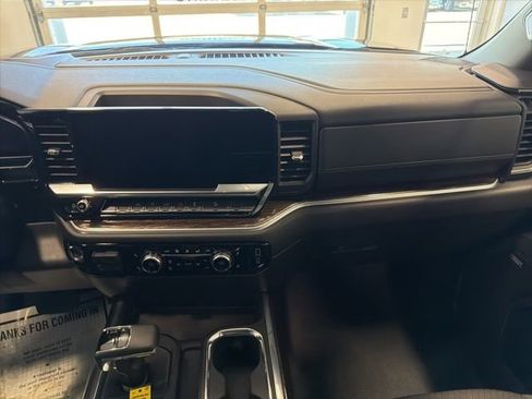 Used 2025 GMC Sierra 1500 Elevation w/ Preferred Package AWD/4WD image 17