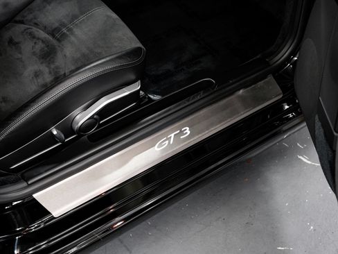Used 2010 Porsche 911 GT3 RWD image 23