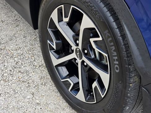 Used 2024 Kia Sportage EX FWD image 8