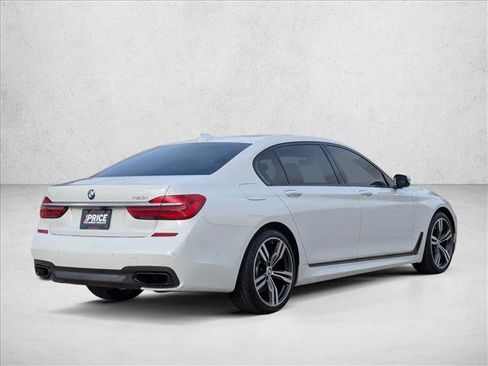 Used 2016 BMW 750i image 5