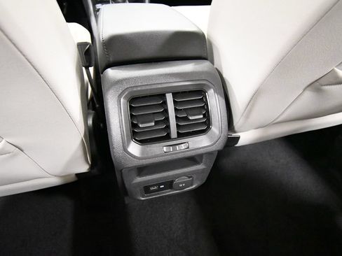Used 2019 Volkswagen Tiguan SE AWD/4WD image 16