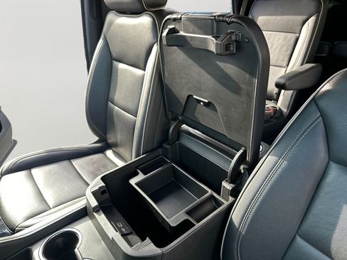 Used 2024 GMC Yukon SLT image 19