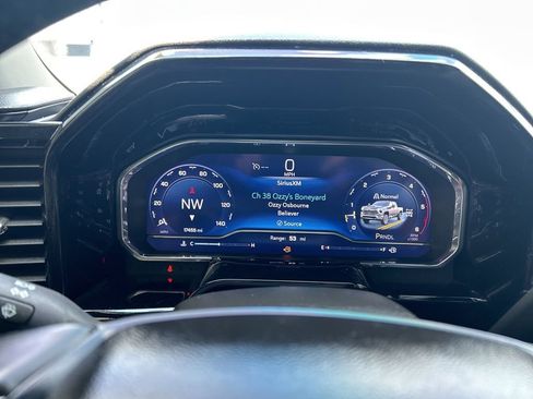 Used 2025 Chevrolet Silverado 2500 LTZ w/ LTZ Convenience Package AWD/4WD image 20