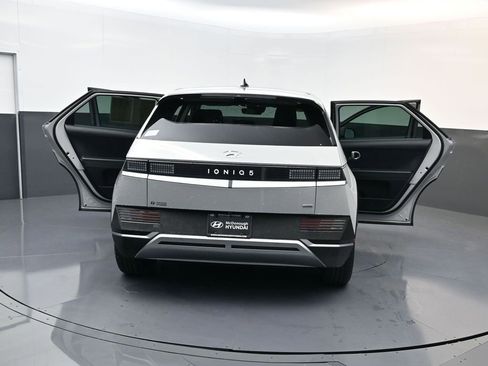 Used 2024 Hyundai Ioniq 5 SEL image 22