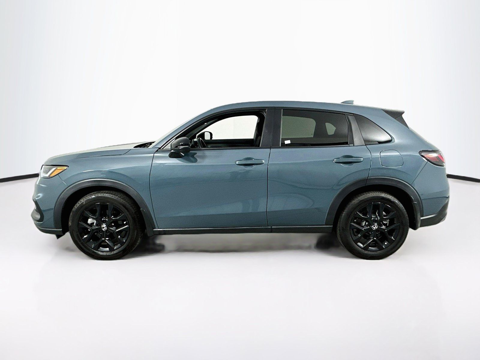 Used 2025 Honda HR-V Sport image 8