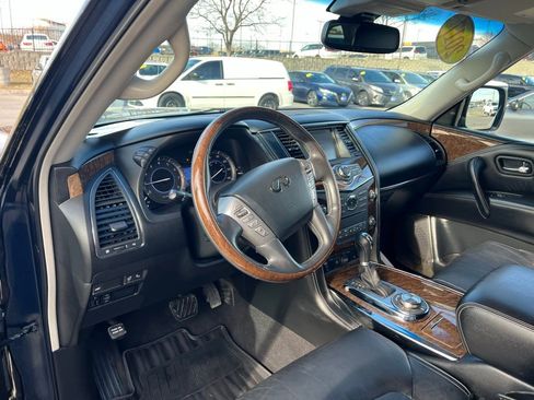 Used 2017 INFINITI QX80 Base w/ Driver Assistance Package image 16