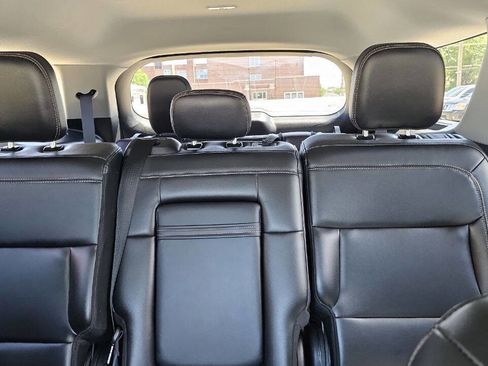 Used 2023 Ford Explorer XLT w/ Equipment Group 202A AWD/4WD image 14