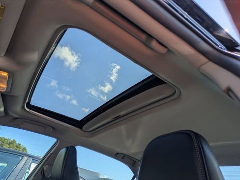 Used 2017 Toyota Camry XLE image 21