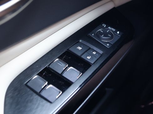 Used 2024 Lexus ES 350 Ultra Luxury w/ Accessory Package (Z2) FWD image 15