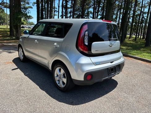 Used 2018 Kia Soul FWD image 5