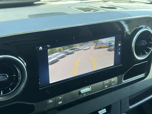 Used 2025 Mercedes-Benz Sprinter 2500 image 17