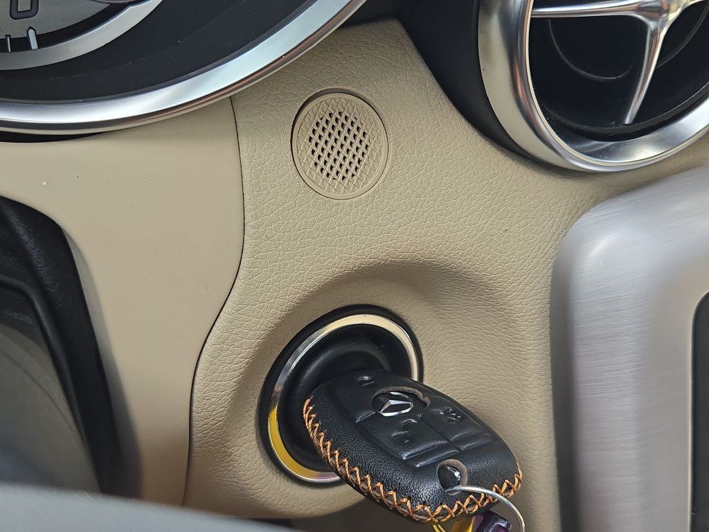 Used 2014 Mercedes-Benz SLK 250 image 31