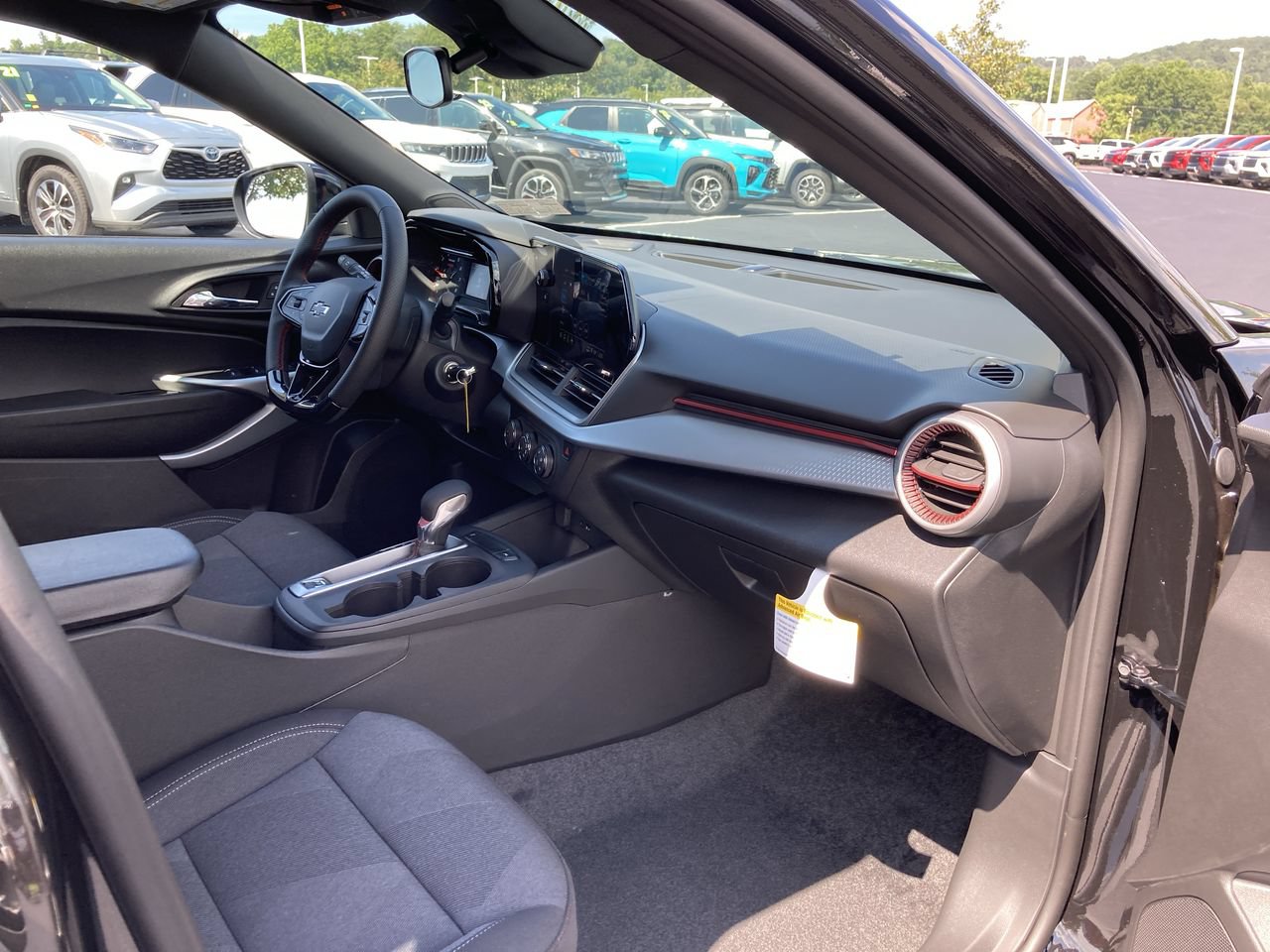 New 2026 Chevrolet Trax RS w/ Sunroof Package FWD image 17