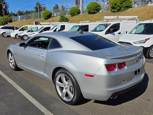 Used 2010 Chevrolet Camaro SS RWD image 5