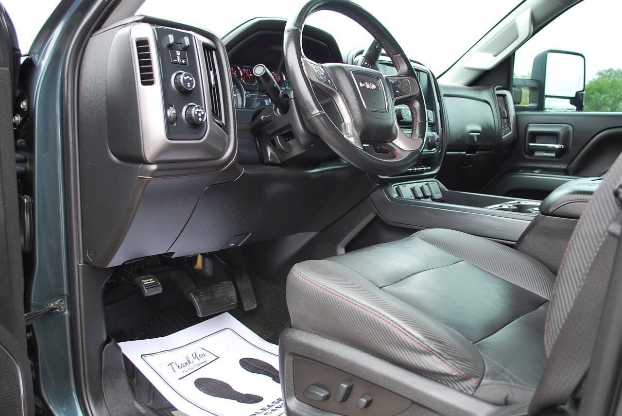Used 2018 GMC Sierra 2500 SLT w/ Duramax Plus Package AWD/4WD image 19