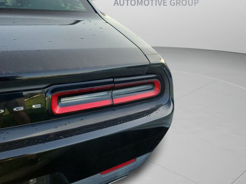 Used 2016 Dodge Challenger SXT RWD image 23
