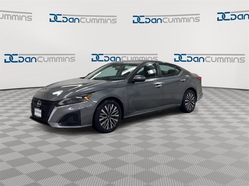 Used 2023 Nissan Altima 2.5 SV image 4