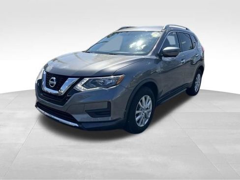 Used 2017 Nissan Rogue SV w/ SV Premium Package FWD image 3