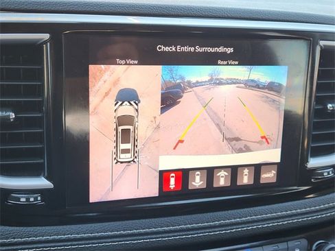 Used 2022 Chrysler Pacifica Limited image 26