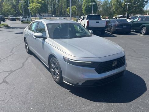 Used 2024 Honda Accord EX image 4