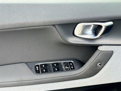 Used 2022 Polestar Polestar 2 image 18