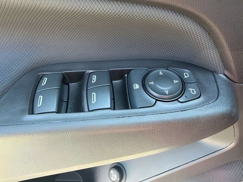 Used 2022 Chevrolet Equinox RS w/ LPO, Hit The Road Package FWD image 30