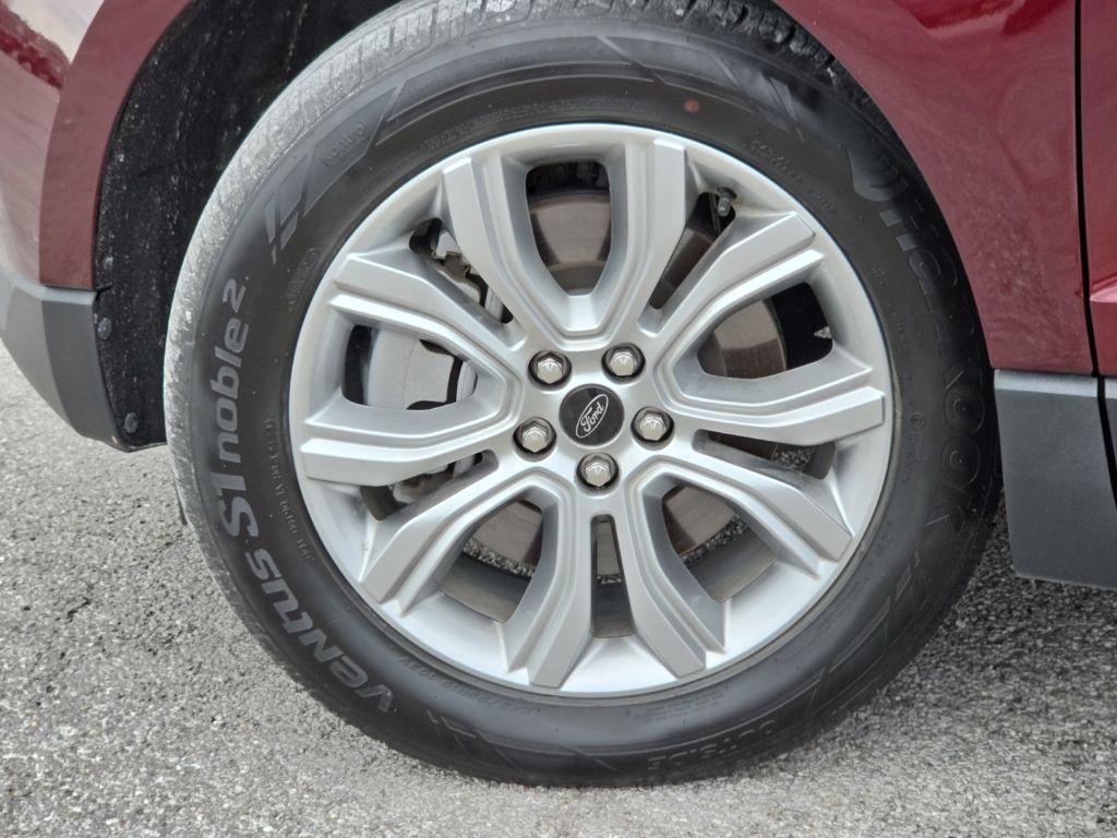 Used 2024 Ford Edge Titanium w/ Equipment Group 301A AWD/4WD image 10