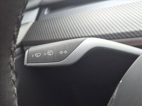 Used 2024 Tesla Model Y Long Range AWD/4WD image 6