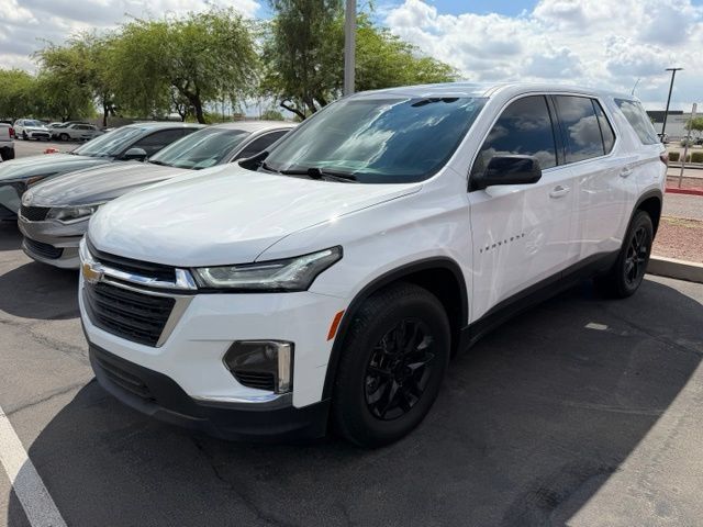 Used 2024 Chevrolet Traverse LS FWD image 2
