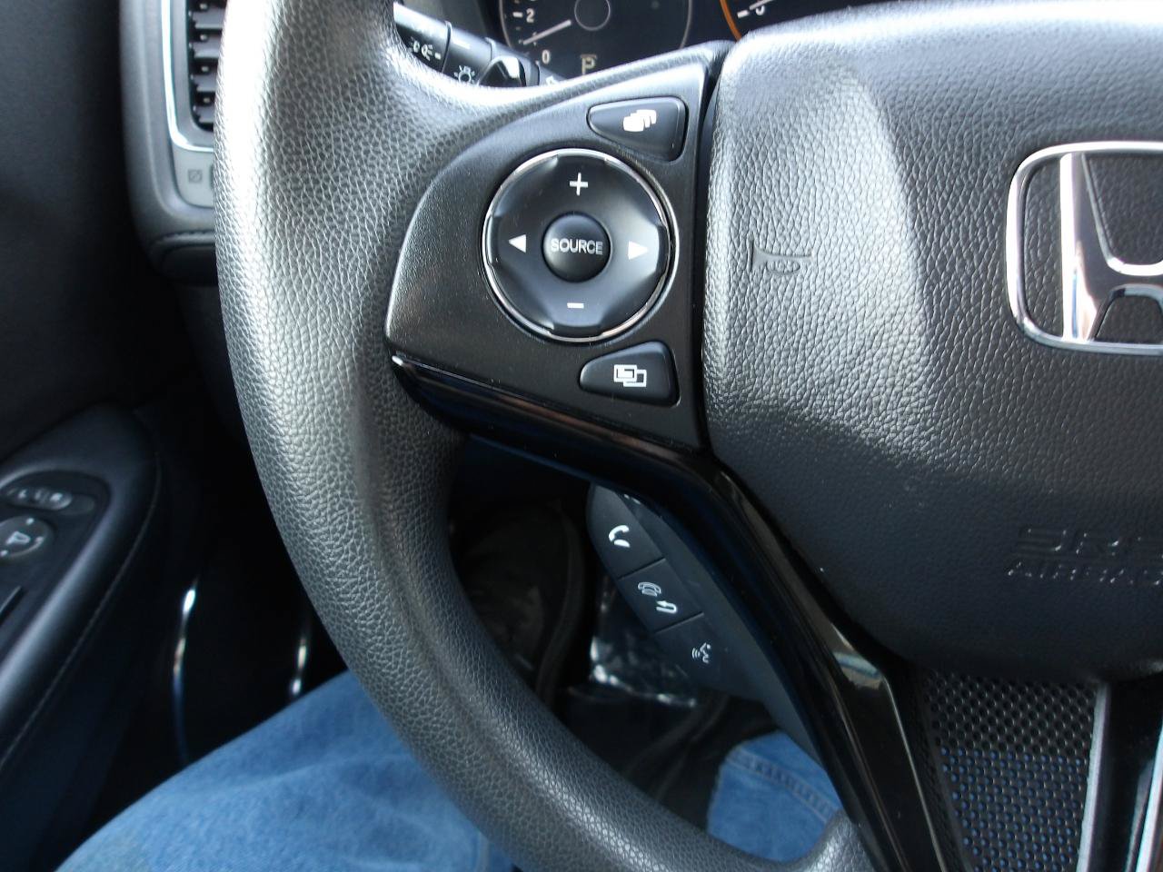 Used 2017 Honda HR-V EX image 16