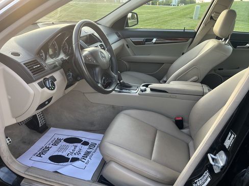 Used 2009 Mercedes-Benz C 300 4MATIC Sedan image 17