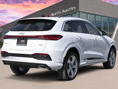 Used 2025 Audi Q5 Premium Plus w/ Premium Plus AWD/4WD image 3