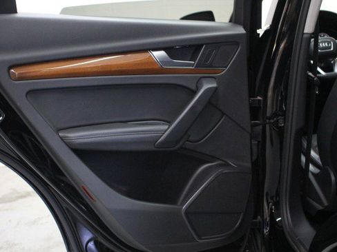 Used 2021 Audi Q5 Premium Plus image 30