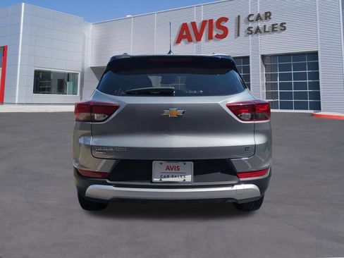 Used 2025 Chevrolet TrailBlazer LT AWD/4WD image 7
