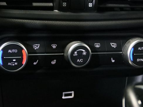 Used 2018 Alfa Romeo Giulia Quadrifoglio w/ Driver Assist Dynamic Package image 52