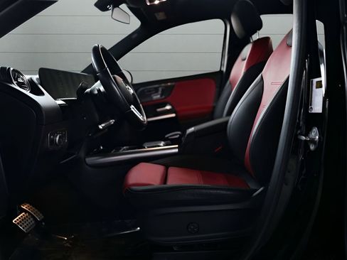 Used 2023 Mercedes-Benz GLA 250 4MATIC image 46