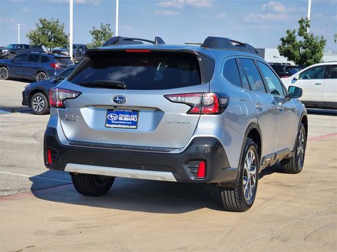 Used 2022 Subaru Outback Limited image 3